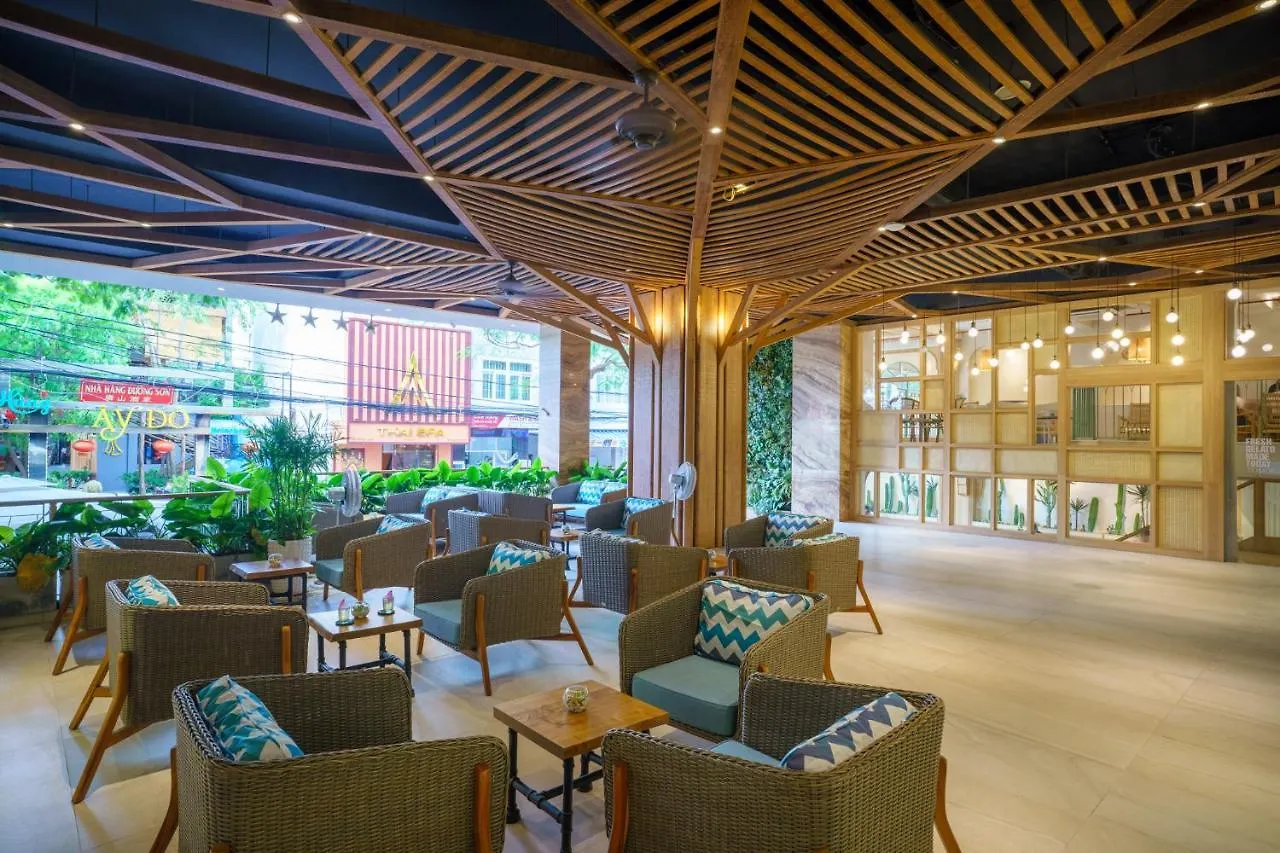 Seaesta Nha Trang Hotel 4*,