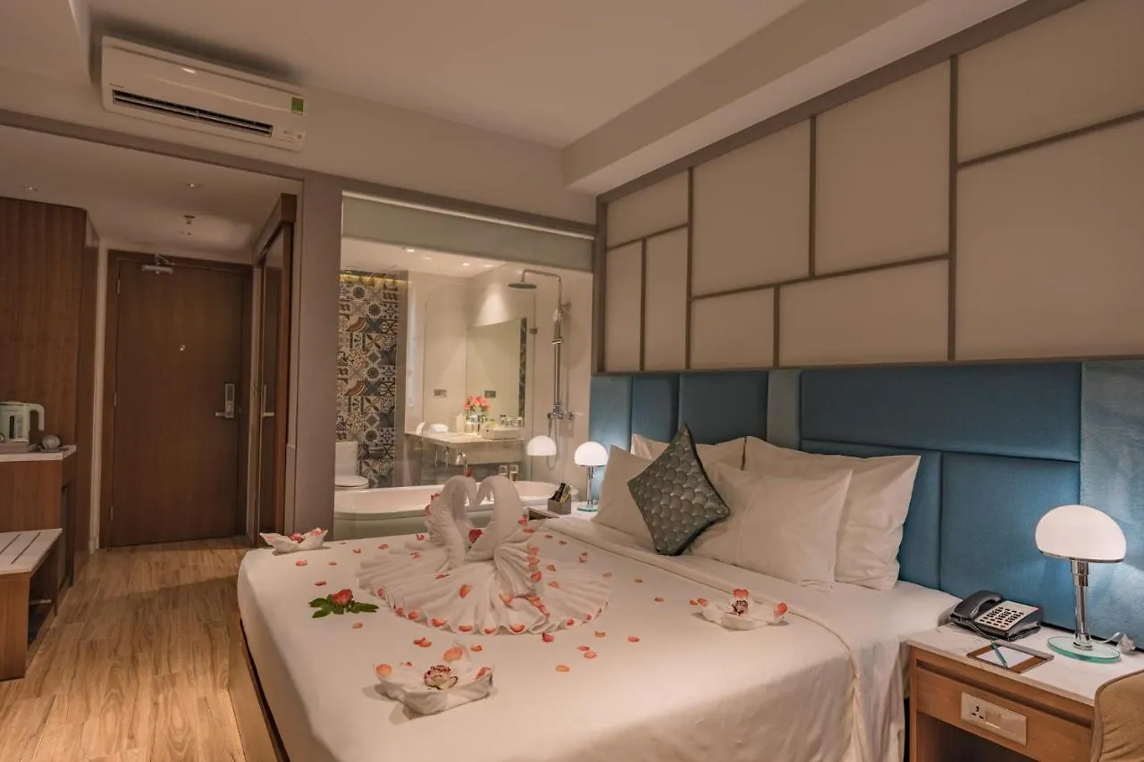 Seaesta Nha Trang Hotel 4*,